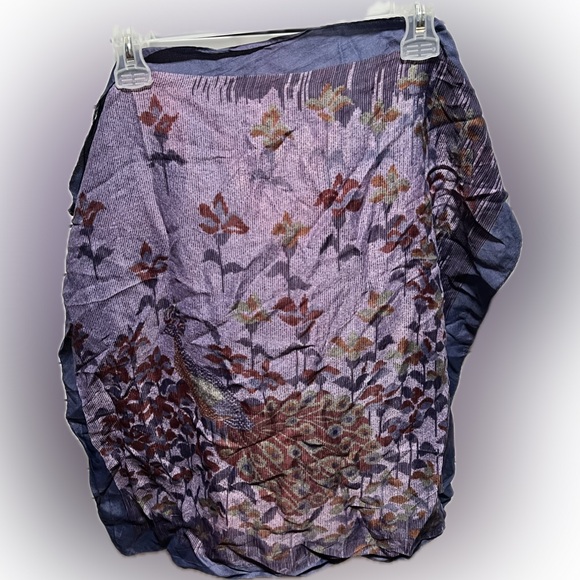 Beautiful purple scarf - Picture 2 of 2